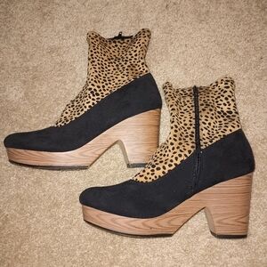 Pierre Dumas Black and Leopard Heeled Sock Style Boots 8.5‎